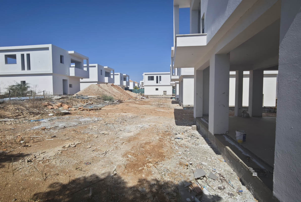 Modern 3-Bedroom Villa near the famous beaches
