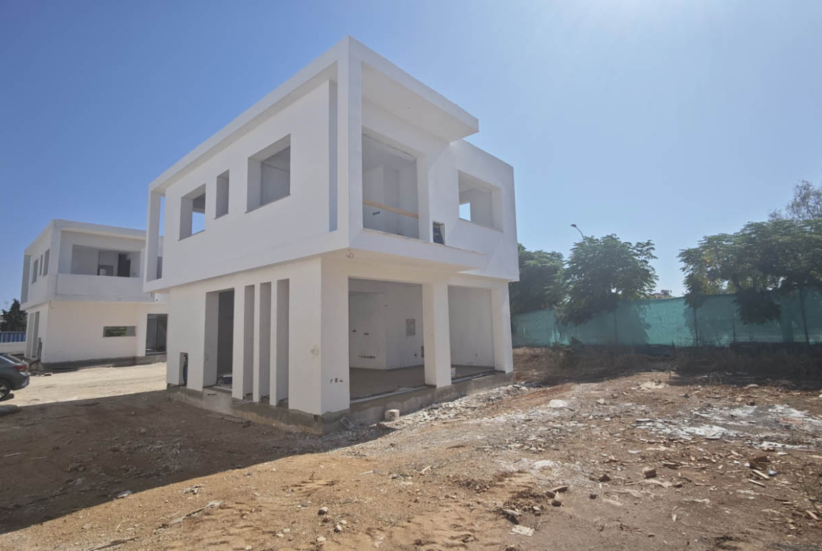 Modern 3-Bedroom Villa near the famous beaches