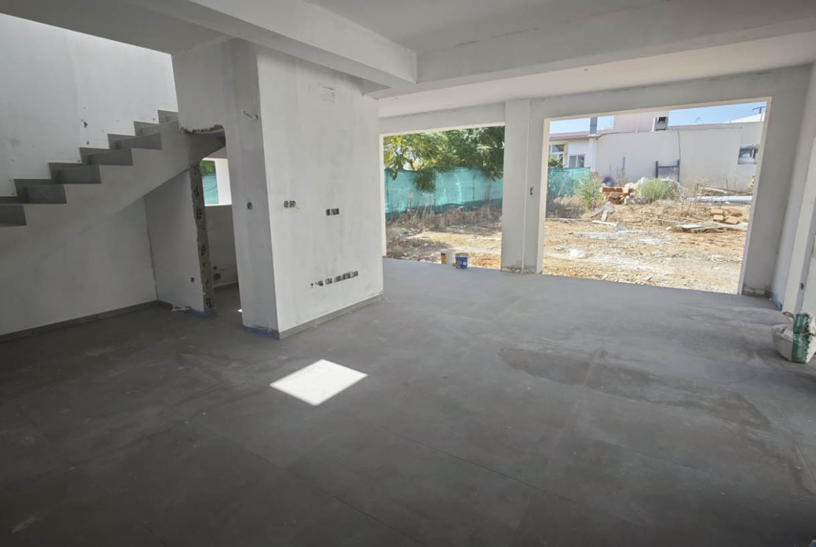 Modern 3-Bedroom Villa near the famous beaches