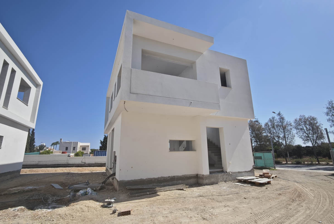 Modern 3-Bedroom Villa near the famous beaches