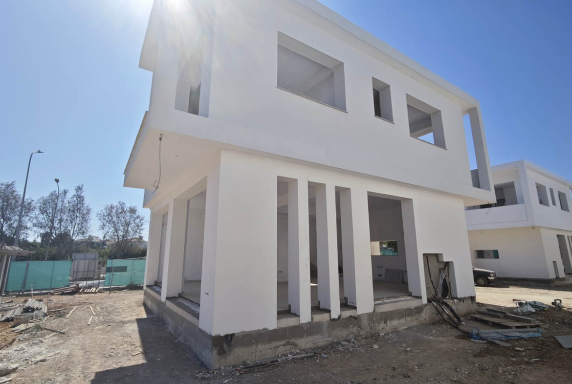 Modern 3-Bedroom Villa near the famous beaches