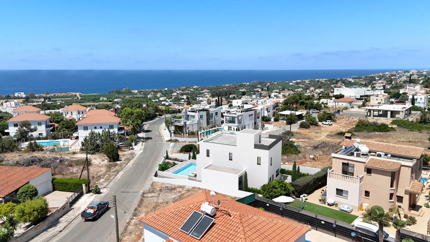 Modern 4-Bedroom Villa with a Private Pool and Sea View