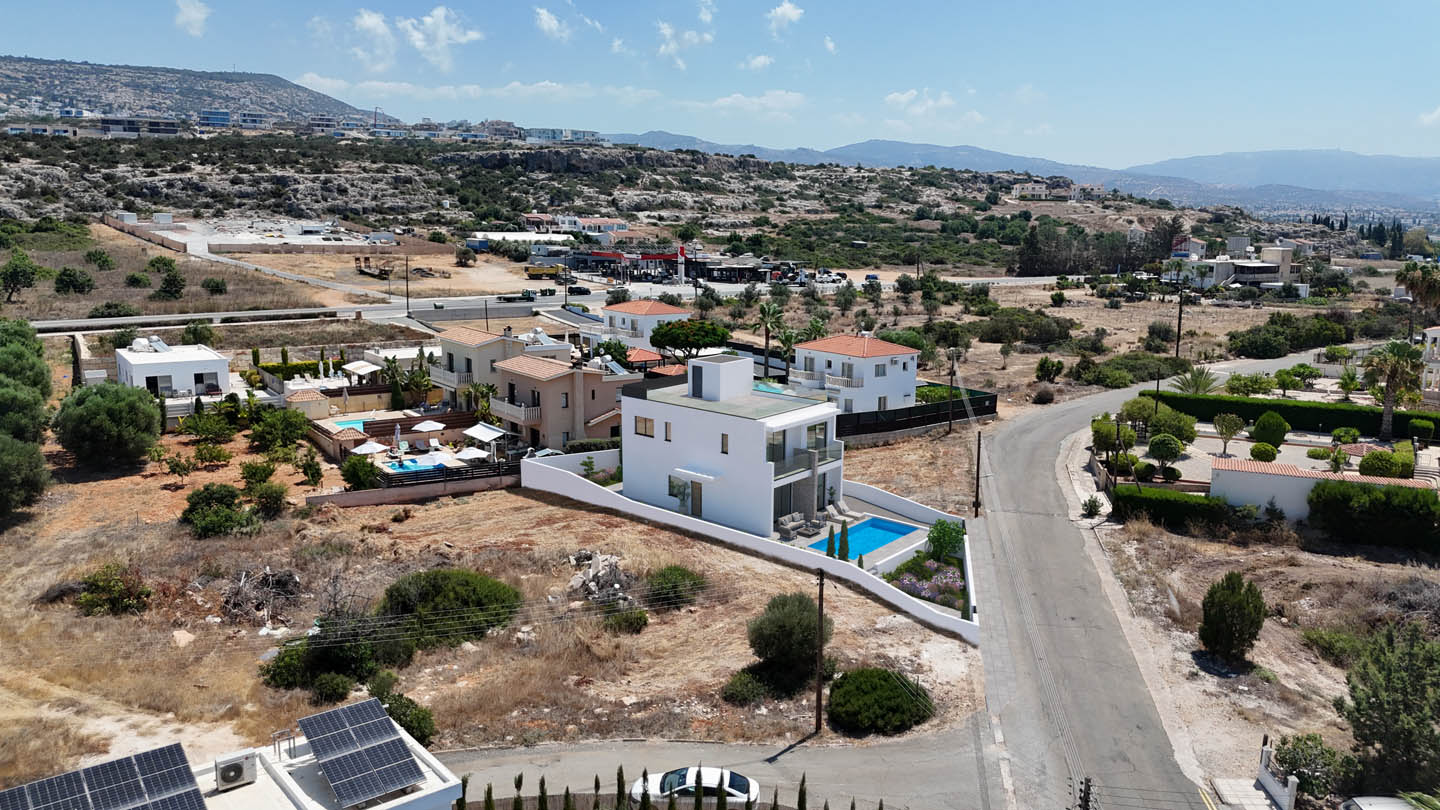 Modern 4-Bedroom Villa with a Private Pool and Sea View