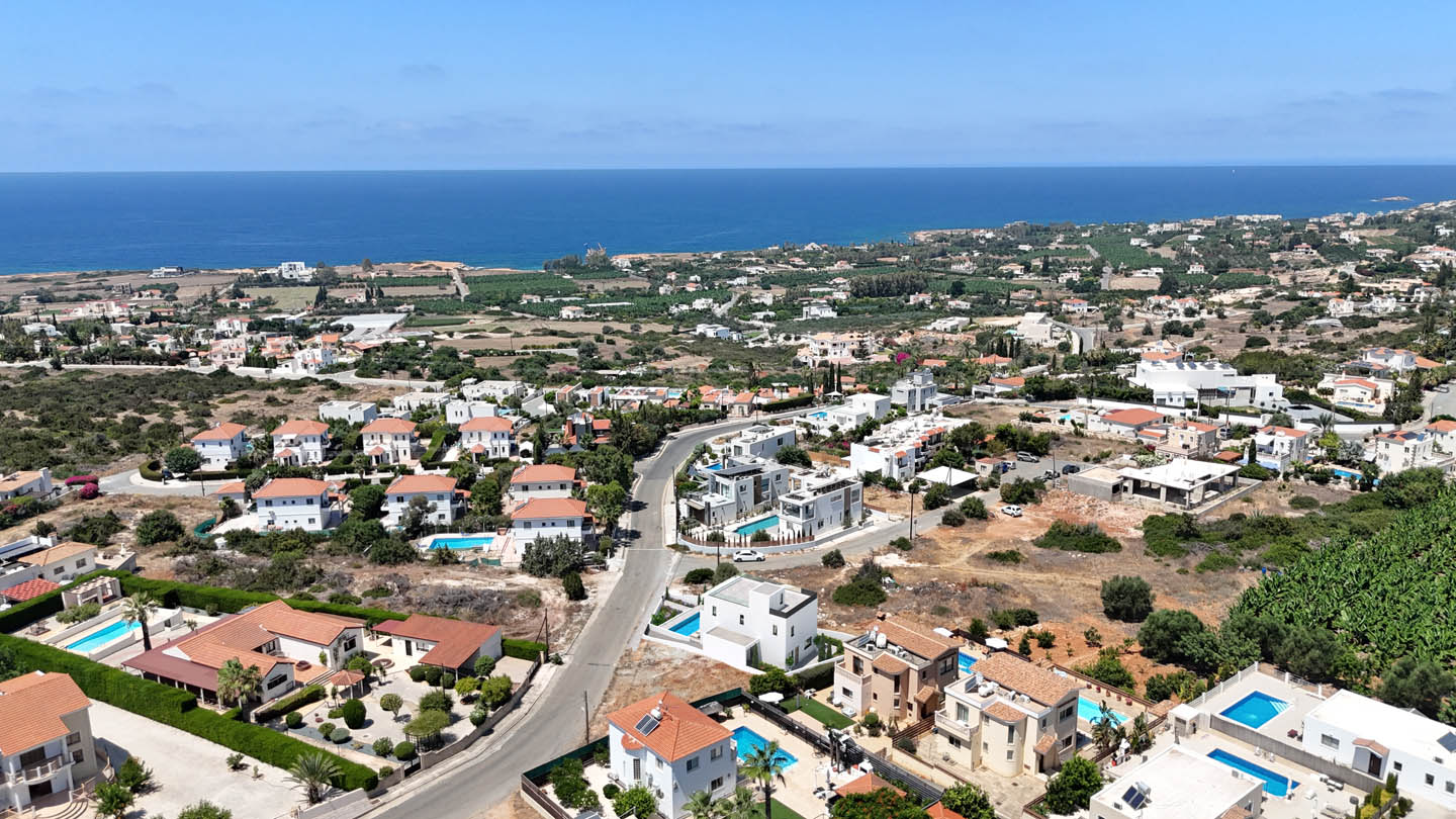 Modern 4-Bedroom Villa with a Private Pool and Sea View