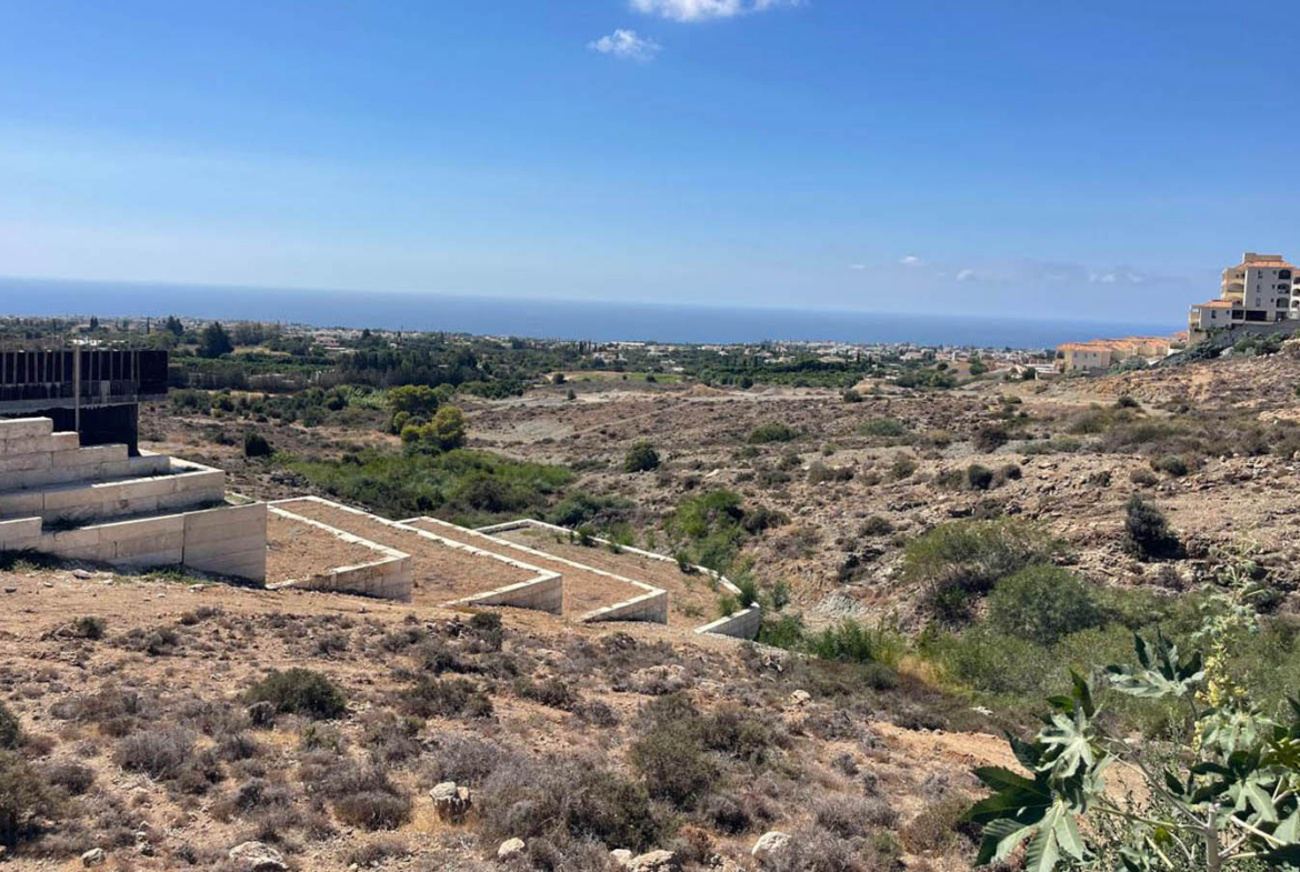 Modern 4-Bedroom Villa with Swimming Pool and Panoramic Sea Views