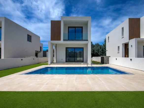 Contemporary Three-Bedroom Villa Overlooking an Olive Grove