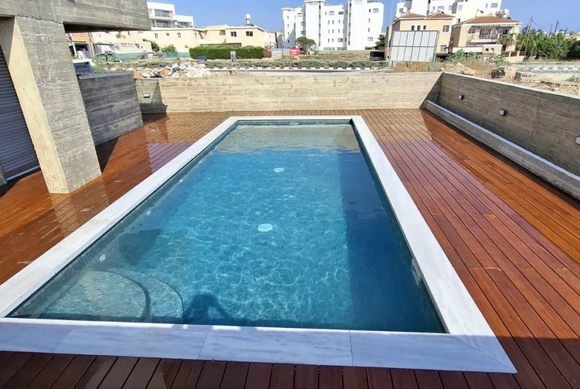 Three-bedroom penthouse with spacious roof terrace