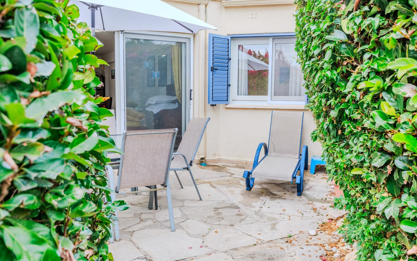 03_Exterior_new-key-ready-apartment-for-sale-paphos-cyprus 2-Bedroom Ground Apartment in Prestige Gated complex, Tombs of Kings