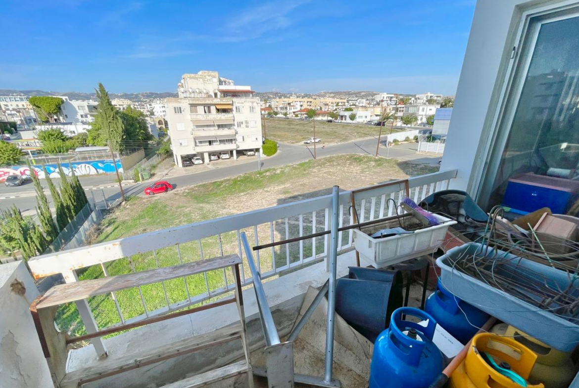 Three-Bedroom Apartment with Three Balconies and Sea Views