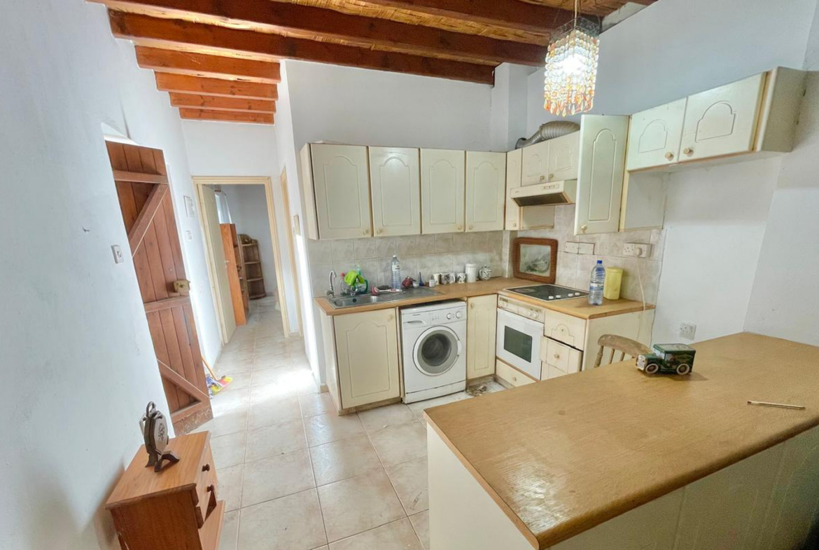 One-bedroom stone cottage with a fireplace and a beautiful green garden