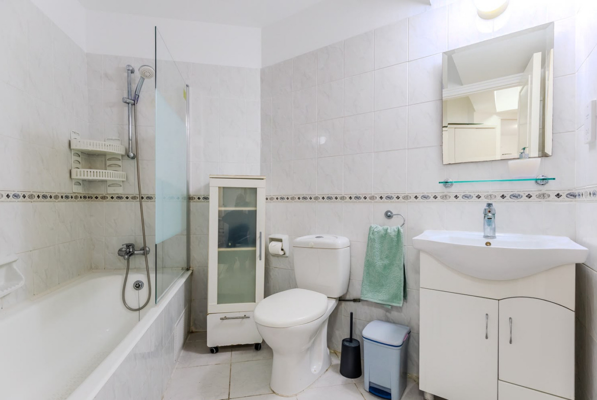 2-Bedroom Ground Apartment in Prestige Gated complex, Tombs of Kings