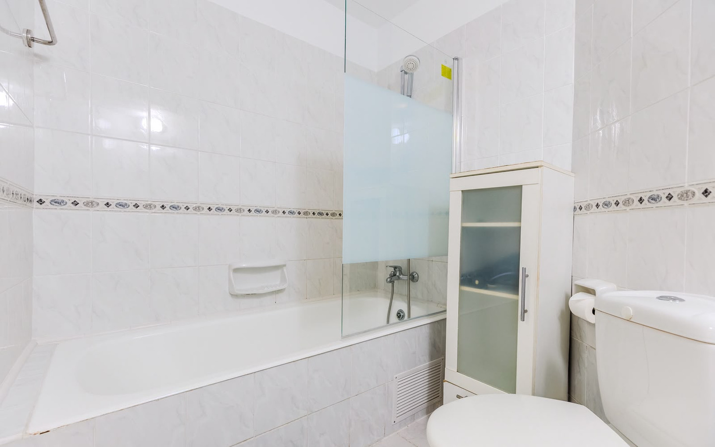 28_Interior_new-key-ready-apartment-for-sale-paphos-cyprus 2-Bedroom Ground Apartment in Prestige Gated complex, Tombs of Kings